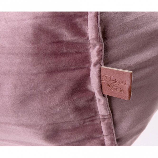 Designed by Lotte Katzenkissen Velveti – p...