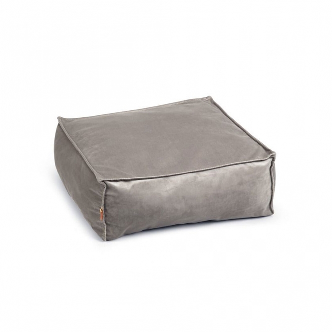 Designed by Lotte Liegekissen Velveti- grau